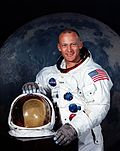 https://upload.wikimedia.org/wikipedia/commons/thumb/d/da/Aldrin.jpg/120px-Aldrin.jpg